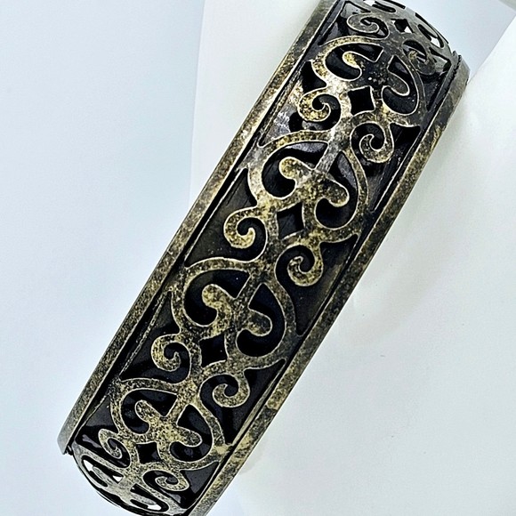 Filigree Boho Bracelet Bangle Brass Tone Hearts Scroll Fashion Plunder (?) 9" - Picture 1 of 7